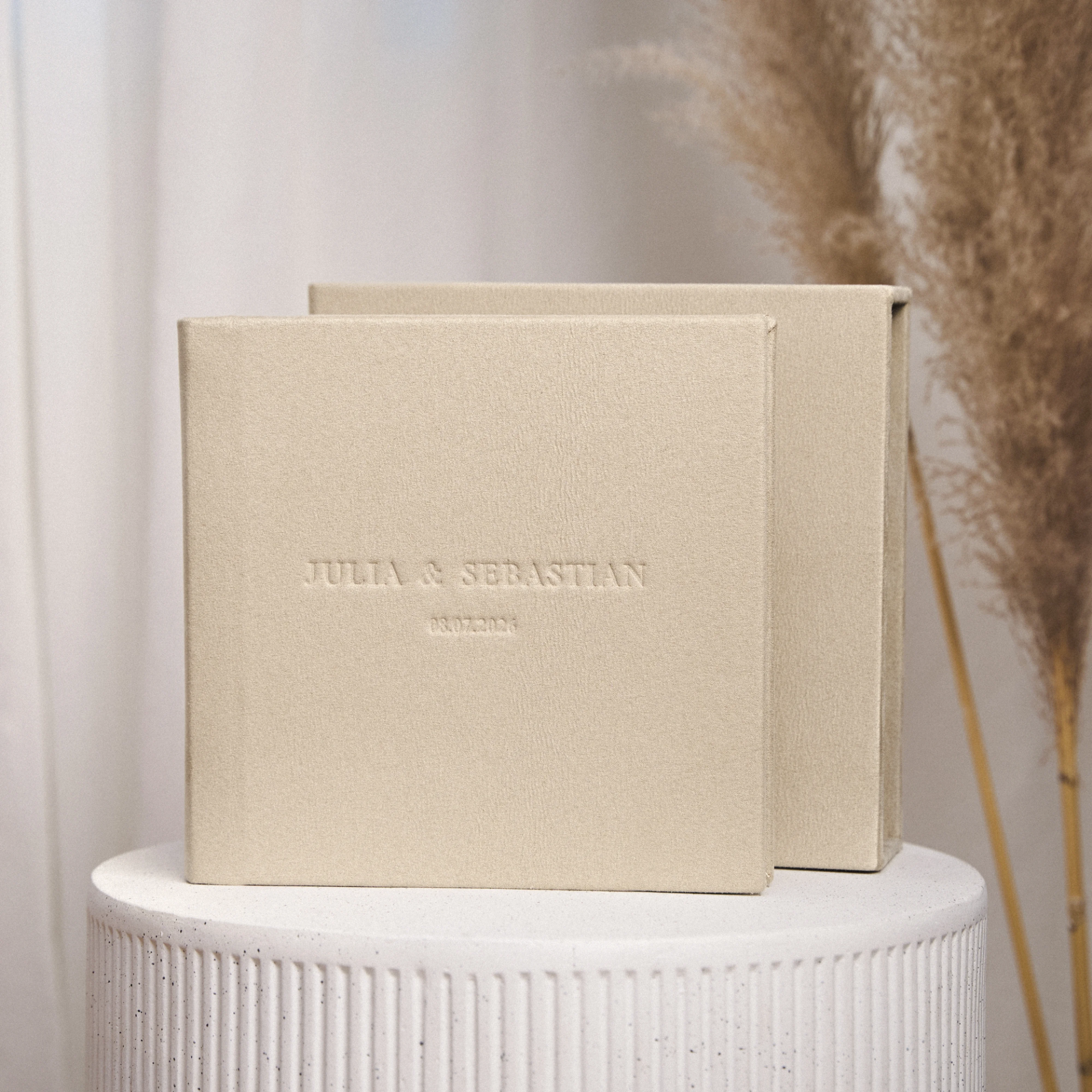 Eco Leather Slip In Photo Album for 200 4x6 or 5x7 Photos - Image 3