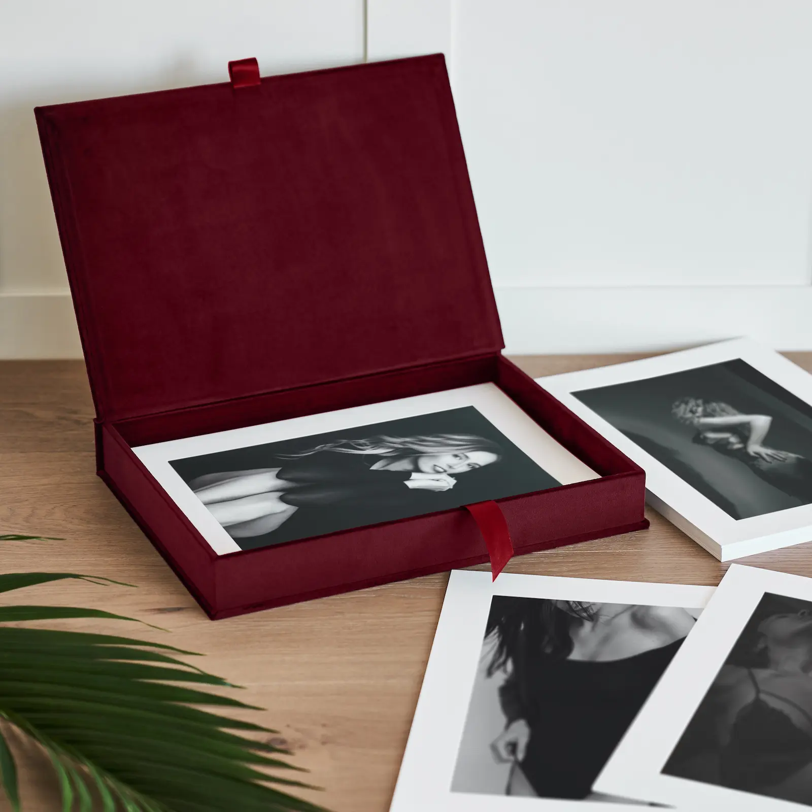 Velvet Folio Box with 20 Slip-in Matts - Image 6
