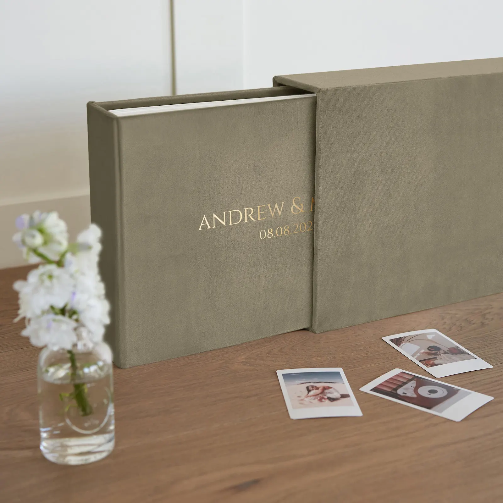 Velvet Wedding Guest Book - Image 4